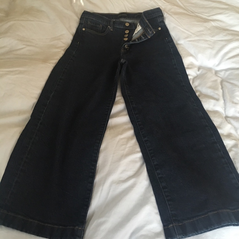 BR wide leg jeans high rise bought in new like new a free item w/ purchase